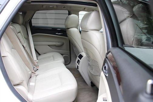 White 2010 Cadillac SRX Performance Collection