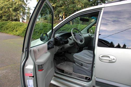 1999 Plymouth Grand Voyager SE