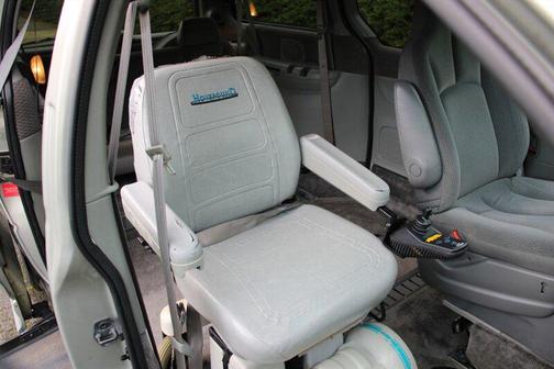 1999 Plymouth Grand Voyager SE