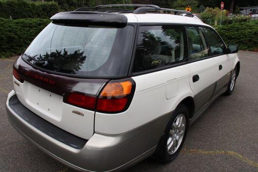 White Frost Pearl/Titanium Pearl 2002 Subaru Outback Base