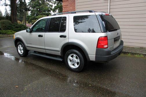 2004 Ford Explorer XLS