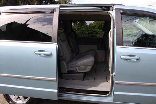 Clearwater Blue Pearlcoat 2010 Chrysler Town & Country Touring