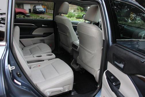 2014 Toyota Highlander Limited Platinum