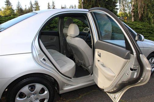 Bright Silver Metallic 2008 Kia Spectra EX