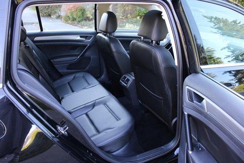 2016 Volkswagen Golf SportWagen TSI SE 4-Door