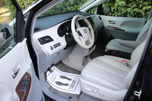 2014 Toyota Sienna XLE