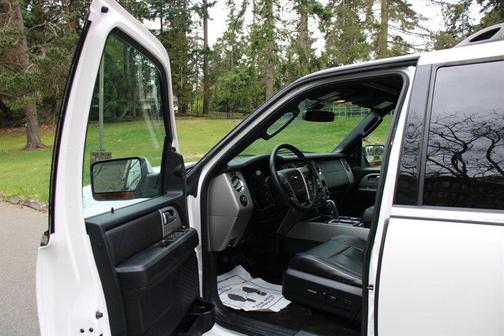 White 2015 Ford Expedition EL Limited