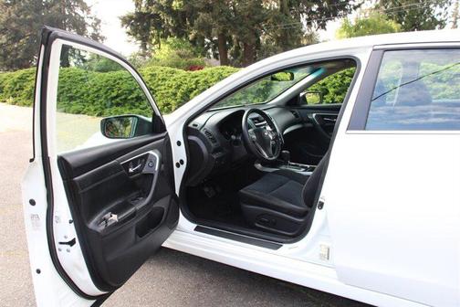 White 2015 Nissan Altima 2.5 S