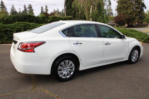 White 2015 Nissan Altima 2.5 S