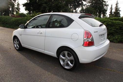 Nordic White 2008 Hyundai Accent SE
