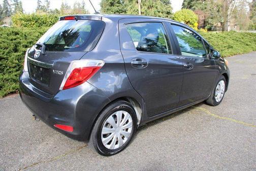 2012 Toyota Yaris L