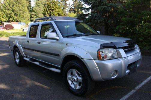 Silver Ice Clearcoat Metallic 2002 Nissan Frontier SE Crew Cab
