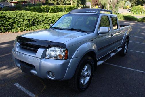 Silver Ice Clearcoat Metallic 2002 Nissan Frontier SE Crew Cab