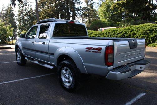 Silver Ice Clearcoat Metallic 2002 Nissan Frontier SE Crew Cab