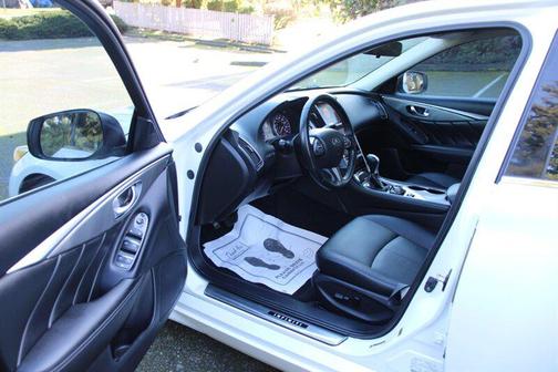 2015 INFINITI Q50 Base