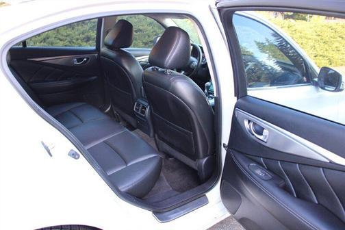 2015 INFINITI Q50 Base