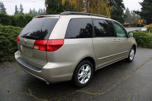 2004 Toyota Sienna XLE