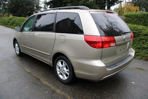 2004 Toyota Sienna XLE