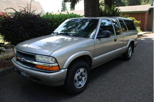 1998 Chevrolet S-10 Base