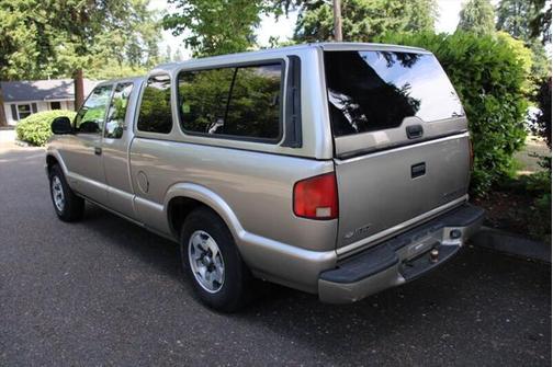 1998 Chevrolet S-10 Base