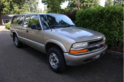 1998 Chevrolet S-10 Base