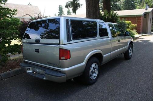 1998 Chevrolet S-10 Base