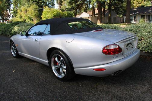 2005 Jaguar XKR Base