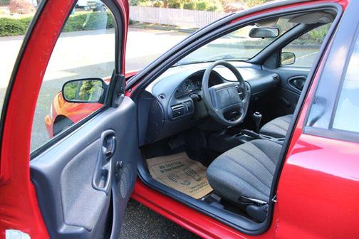 2001 Chevrolet Cavalier Base