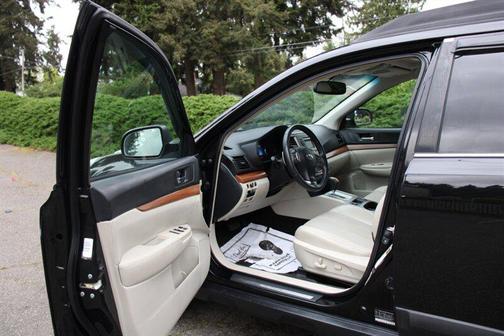 Crystal Black Silica 2013 Subaru Outback 2.5i Limited