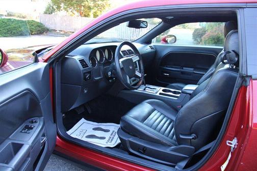 2009 Dodge Challenger SE