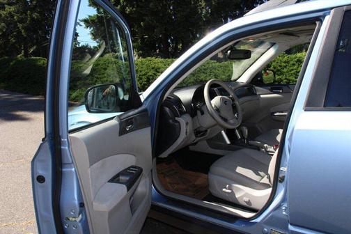 Blue 2011 Subaru Forester 2.5 X Limited