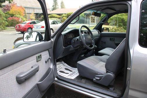 1996 Toyota Tacoma Base