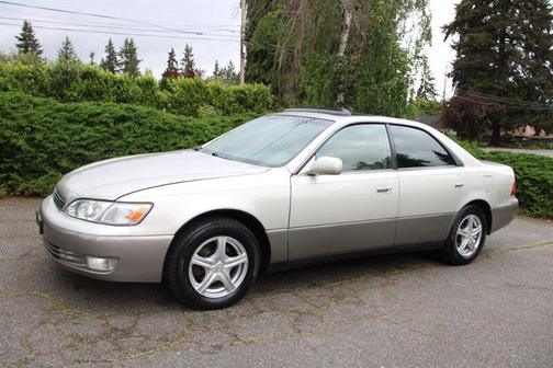 Silver 1999 Lexus ES 300 Base