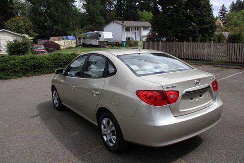 Gold 2010 Hyundai ELANTRA GLS