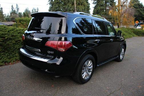 2016 INFINITI QX80 Base