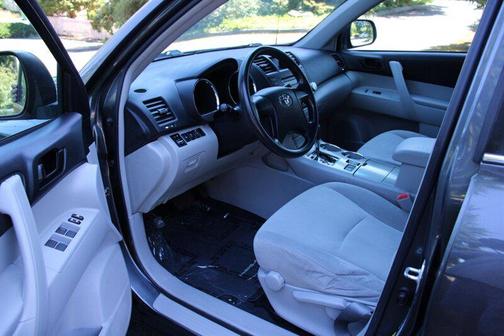 2012 Toyota Highlander SE