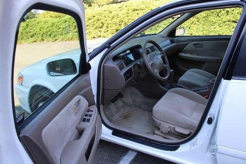 2001 Toyota Camry LE