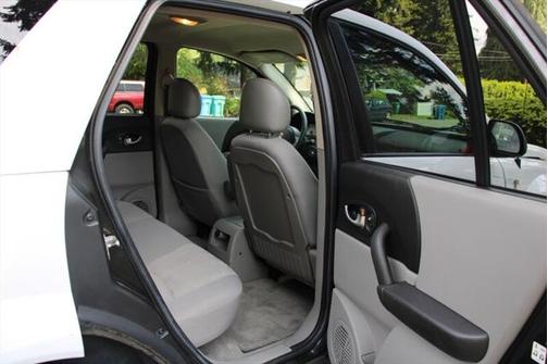 2004 Saturn Vue Base