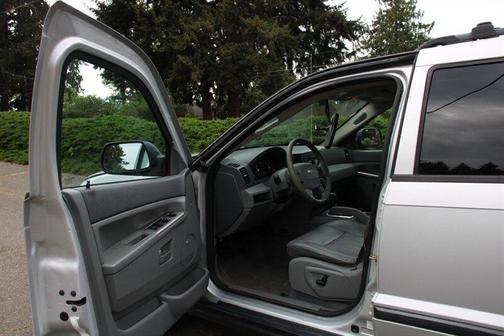 Tan 2007 Jeep Grand Cherokee Laredo