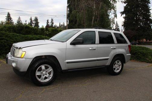 Tan 2007 Jeep Grand Cherokee Laredo