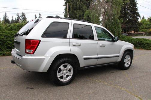 Tan 2007 Jeep Grand Cherokee Laredo