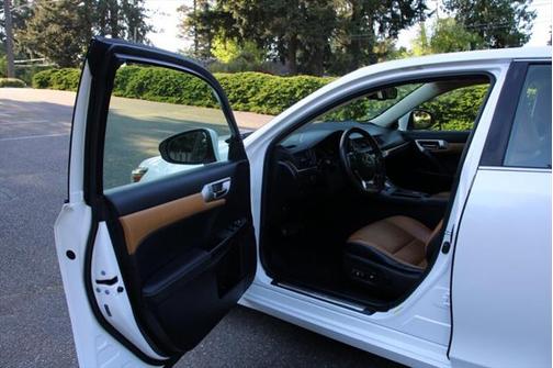 2014 Lexus CT 200h Base 1 Owner