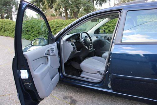 French Blue Clearcoat Metallic 2004 Ford Focus ZTW