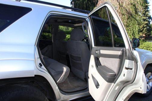 Silver 2005 Toyota 4Runner SR5 V8