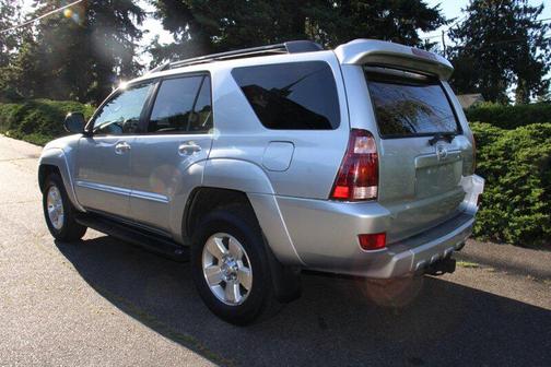 Silver 2005 Toyota 4Runner SR5 V8