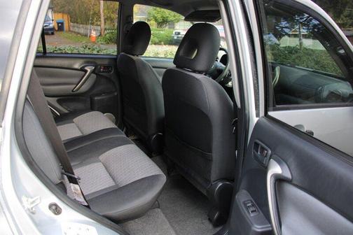 2005 Toyota RAV4 Base