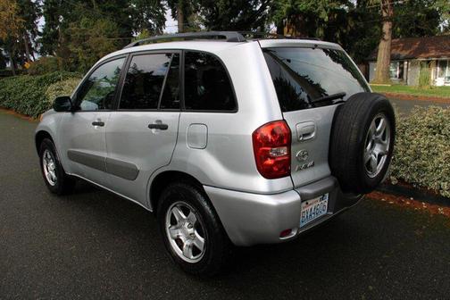 2005 Toyota RAV4 Base