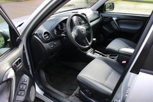 2005 Toyota RAV4 Base