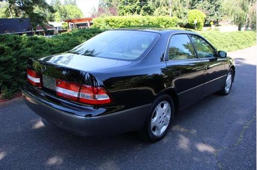 2000 Lexus ES 300 Base