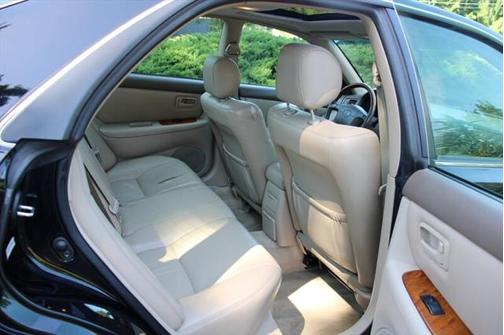 2000 Lexus ES 300 Base